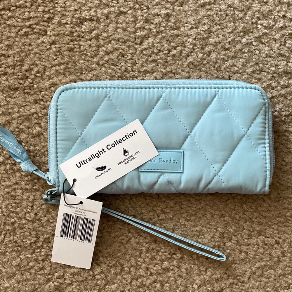 NWT Vera Bradley Ultralight Accordion Wristlet